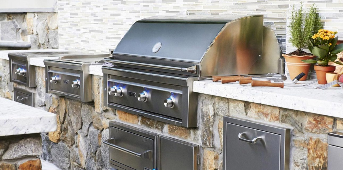 Outdoor kitchen outlet contractors